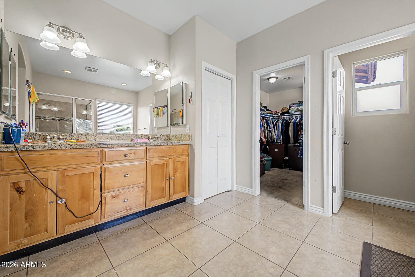 7424 W WOLF Street, Phoenix, AZ 85033 — photo 11 of 21