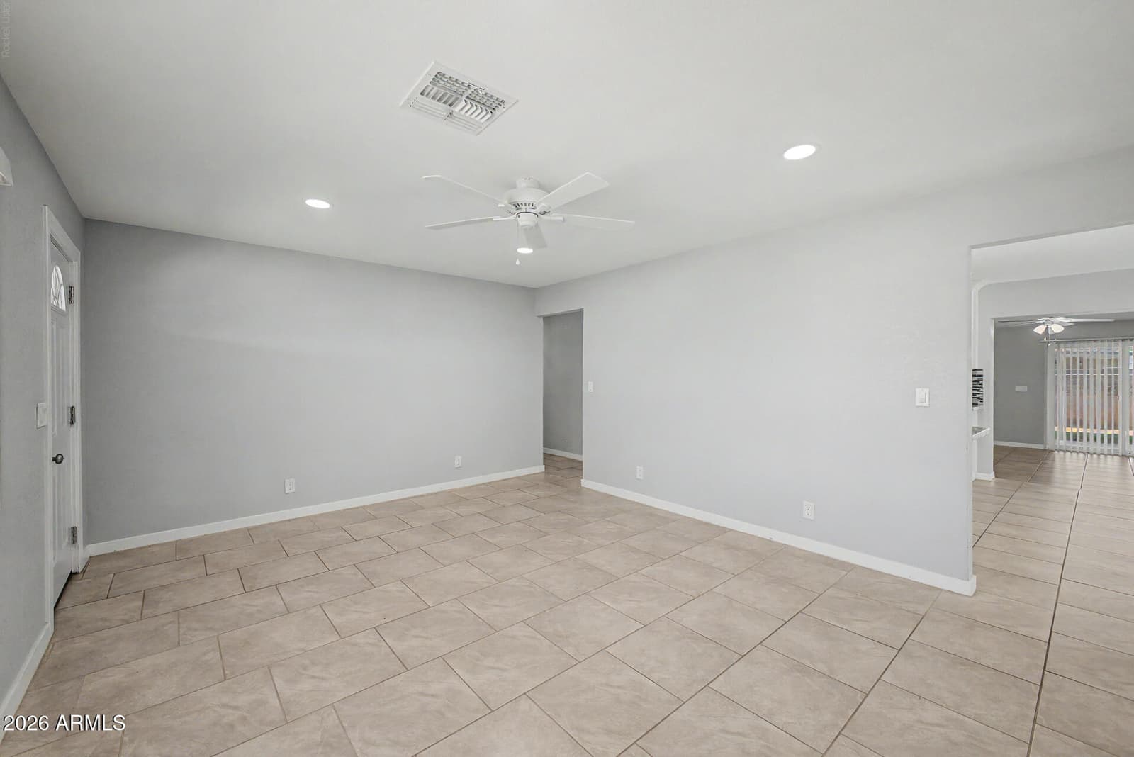 2917 W ASTER Drive, Phoenix, AZ 85029 — photo 4 of 33