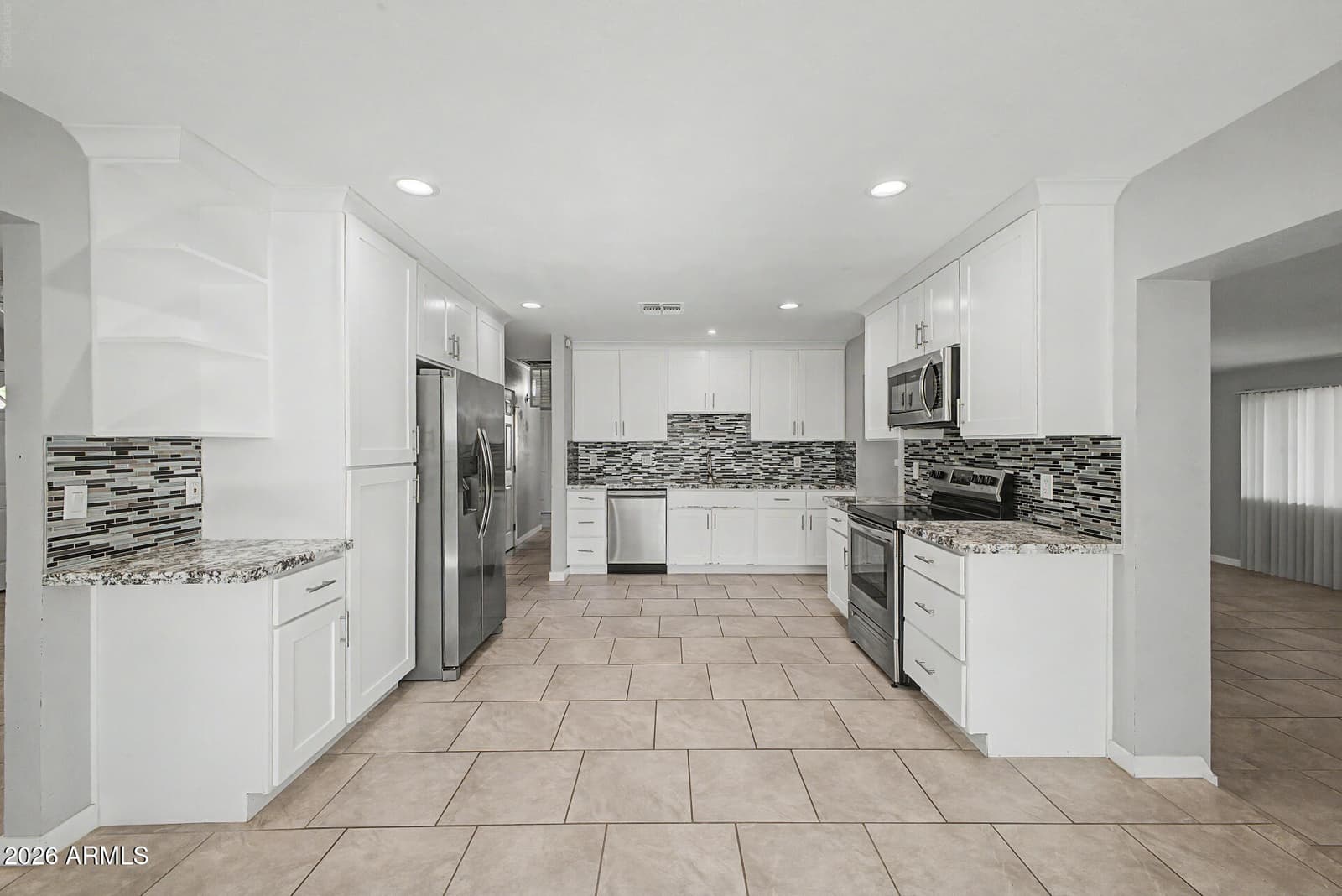 2917 W ASTER Drive, Phoenix, AZ 85029 — photo 11 of 33