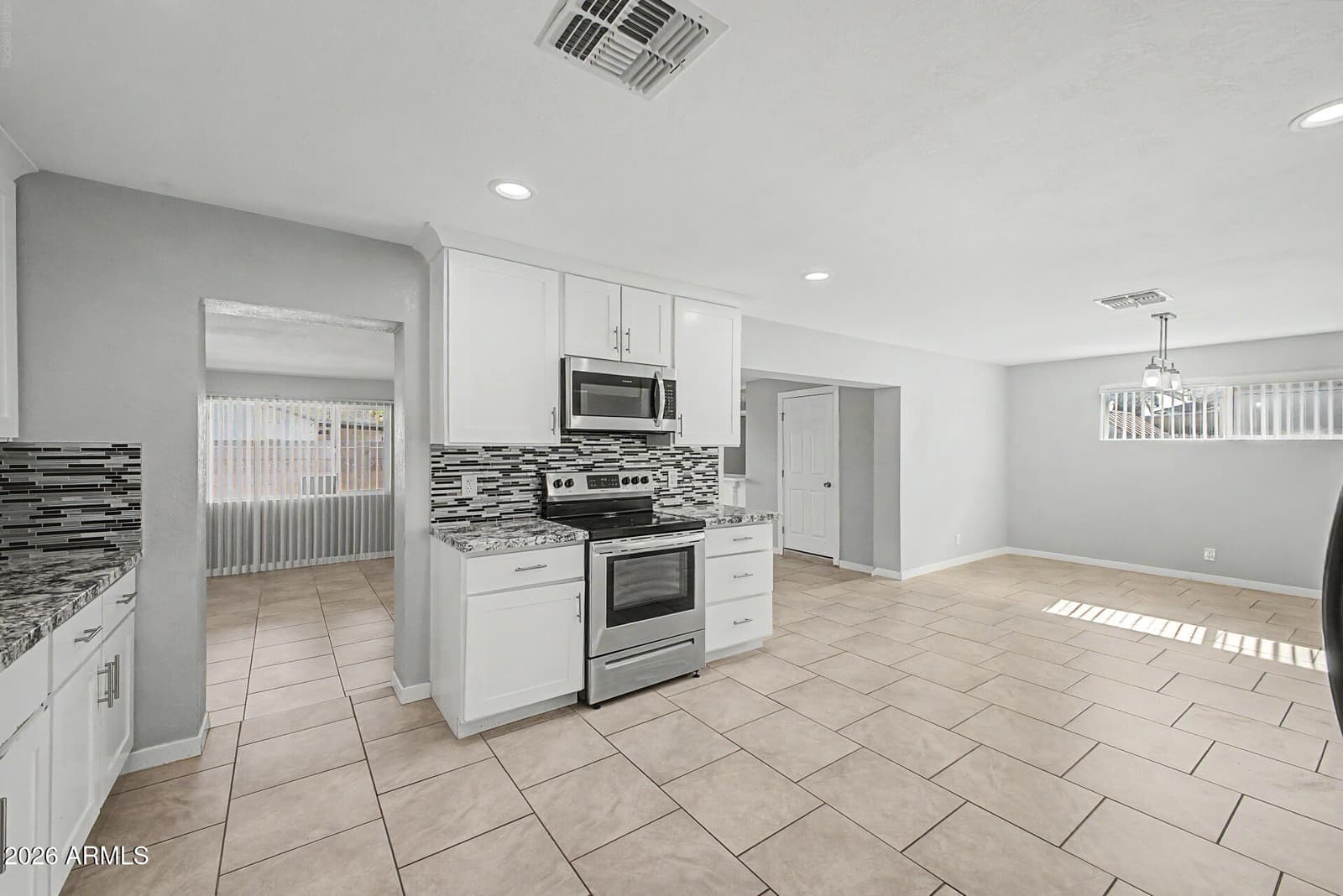 2917 W ASTER Drive, Phoenix, AZ 85029 — photo 12 of 33