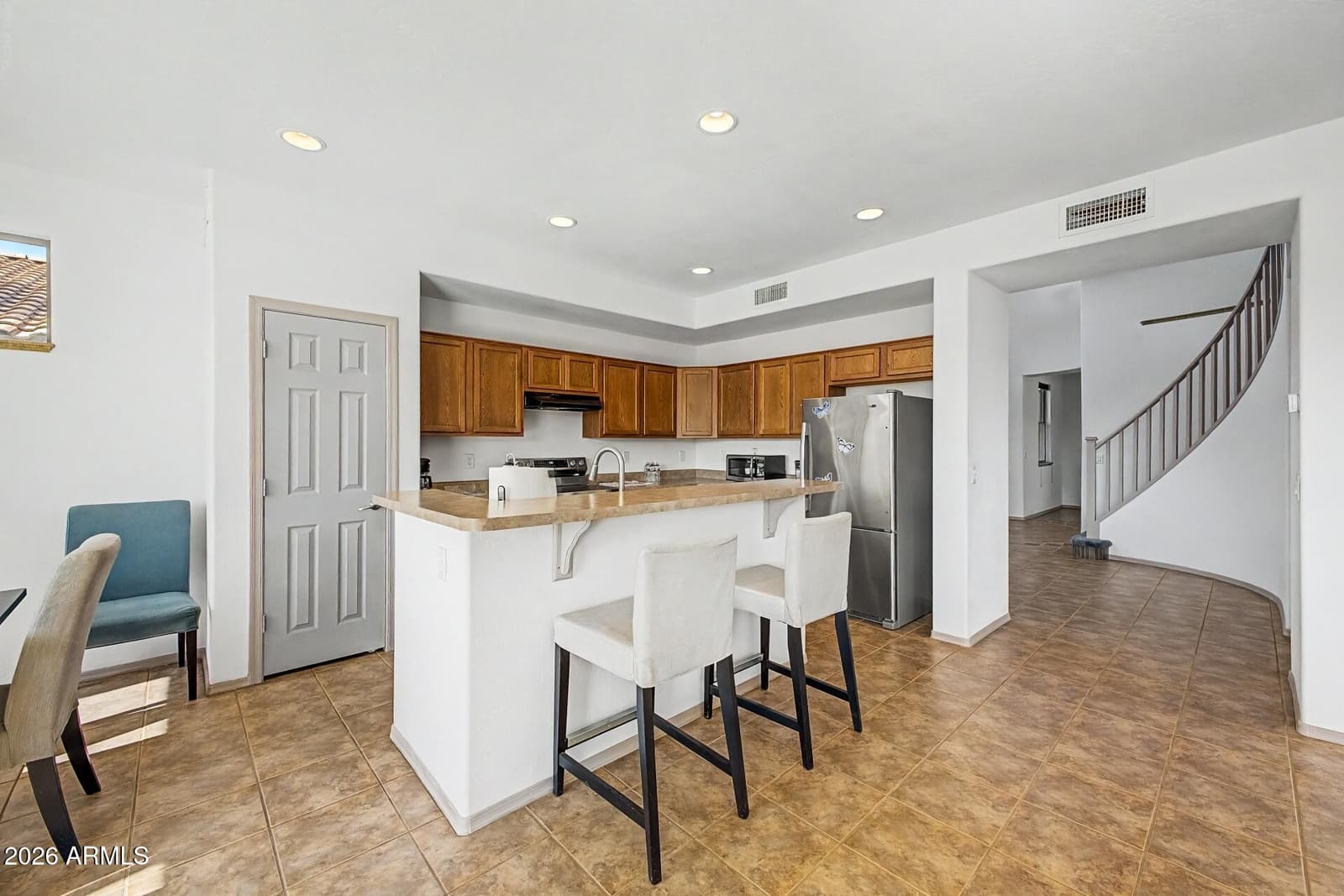 8218 S 23RD Place, Phoenix, AZ 85042 — photo 11 of 37