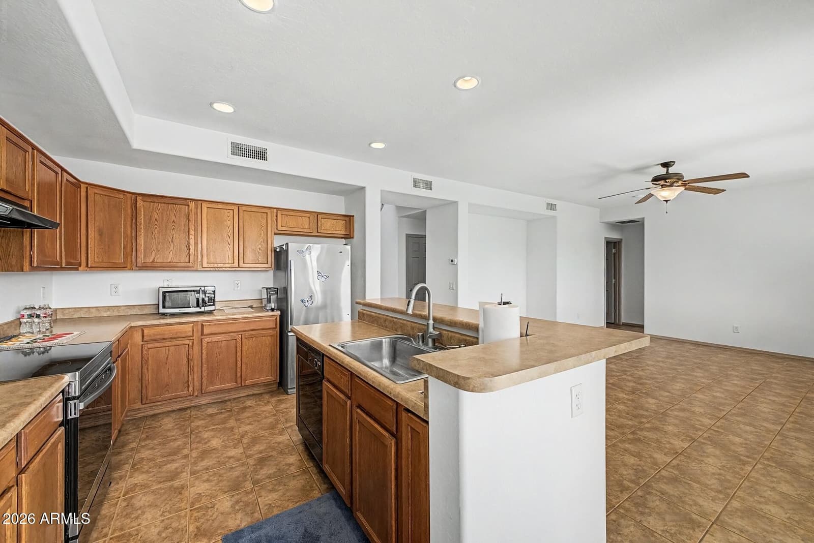 8218 S 23RD Place, Phoenix, AZ 85042 — photo 12 of 37