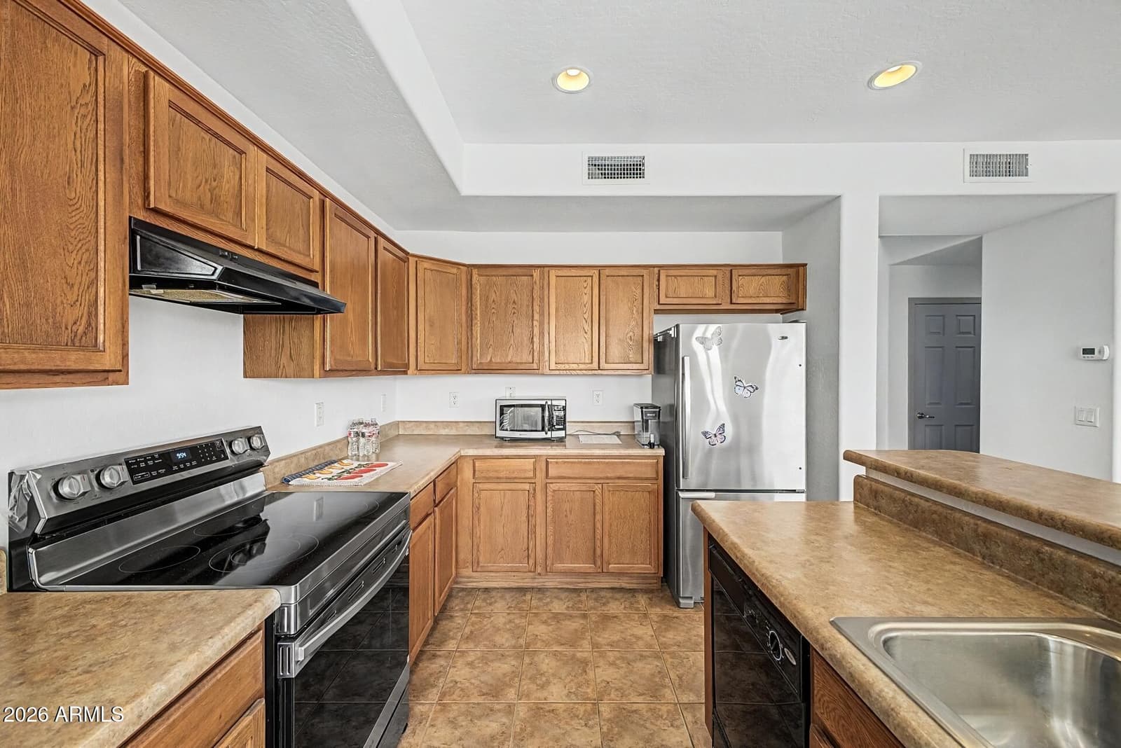 8218 S 23RD Place, Phoenix, AZ 85042 — photo 13 of 37