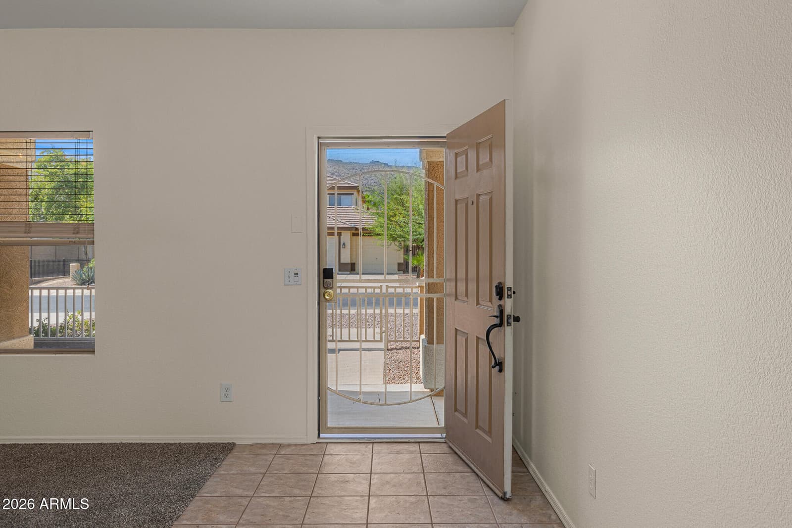 1226 E GWEN Street, Phoenix, AZ 85042 — photo 4 of 23