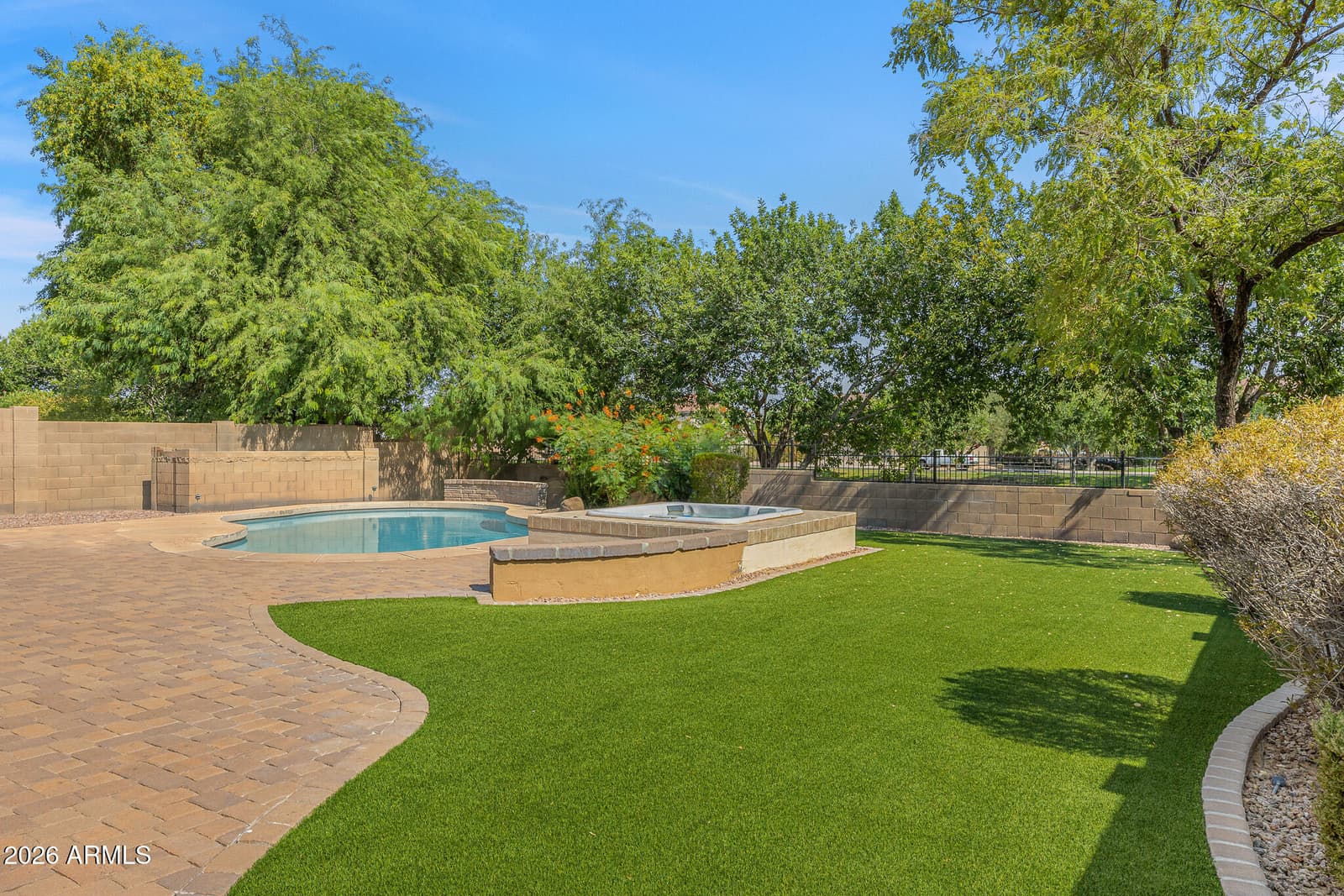 1226 E GWEN Street, Phoenix, AZ 85042 — photo 3 of 23