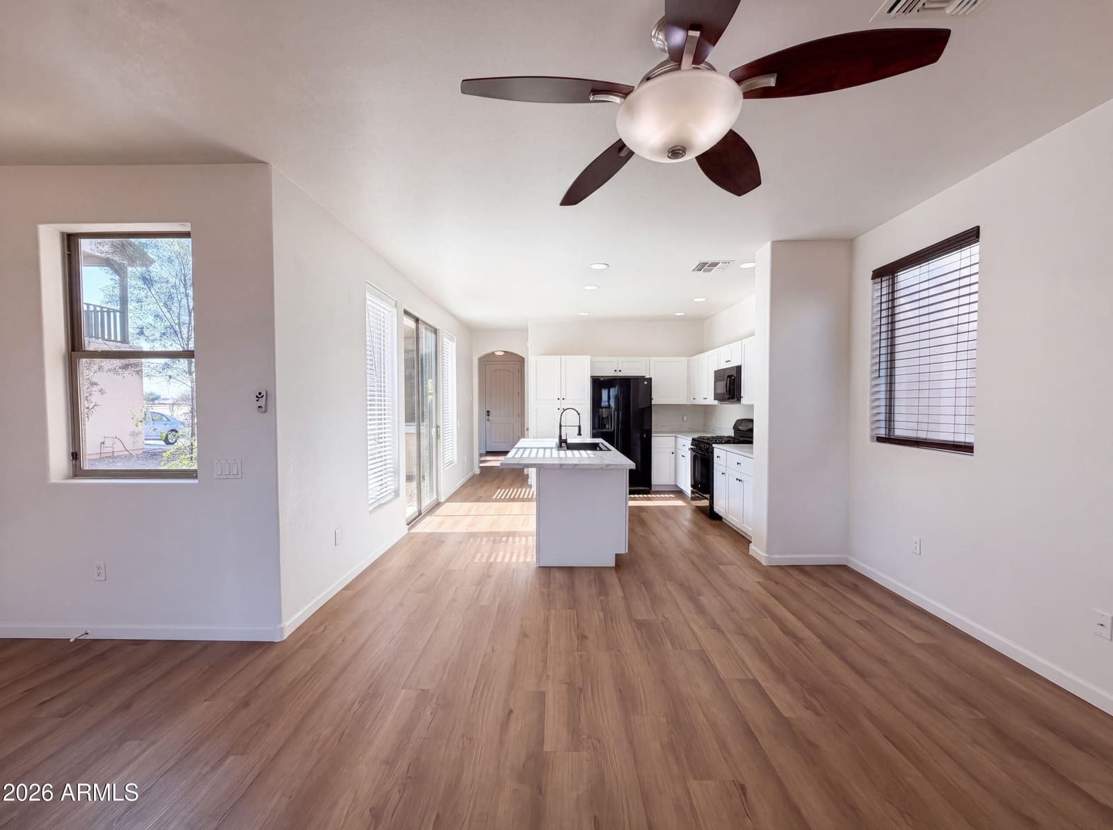 1353 E COLORADO Loop, Casa Grande, AZ 85122 — photo 3 of 24