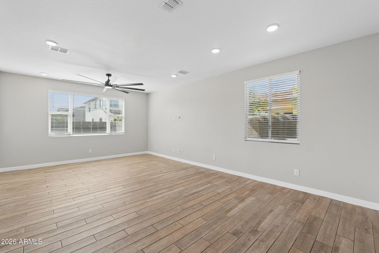 10220 N 49TH Avenue, Glendale, AZ 85302 — photo 13 of 41