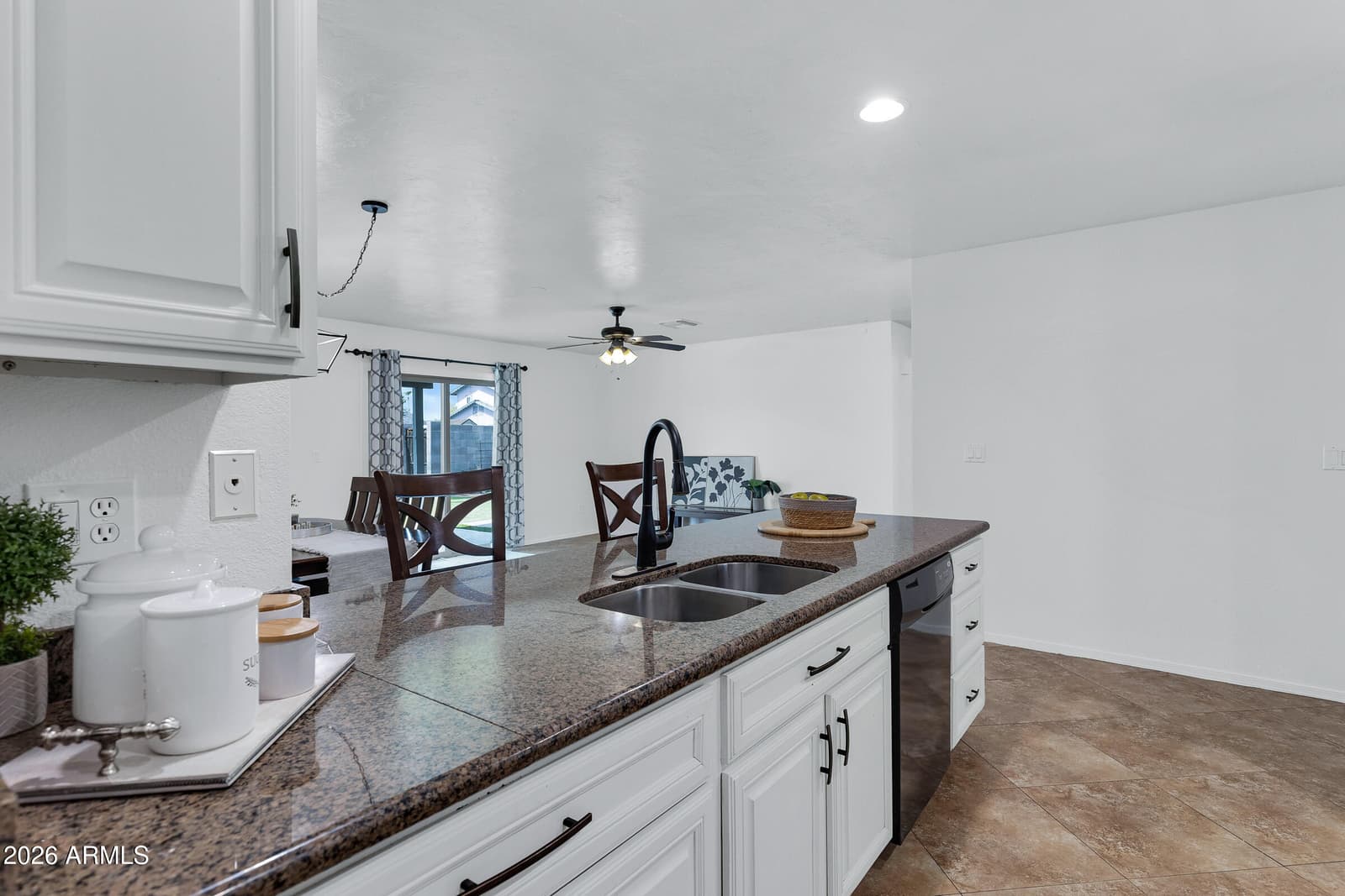 911 W LOUGHLIN Drive, Chandler, AZ 85225 — photo 8 of 32
