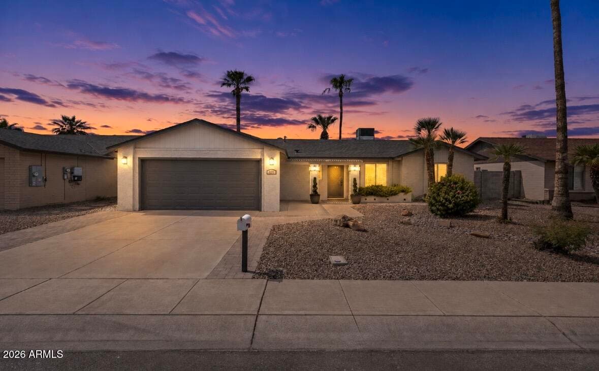 911 W LOUGHLIN Drive, Chandler, AZ 85225 — photo 5 of 32
