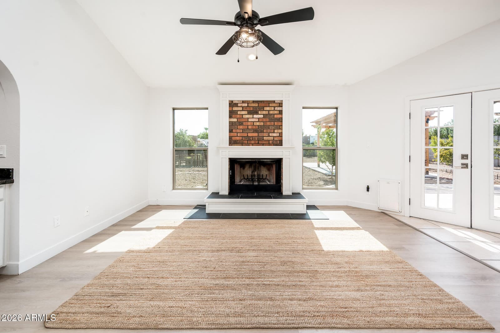 11847 N BANCROFT Drive, Phoenix, AZ 85028 — photo 10 of 33