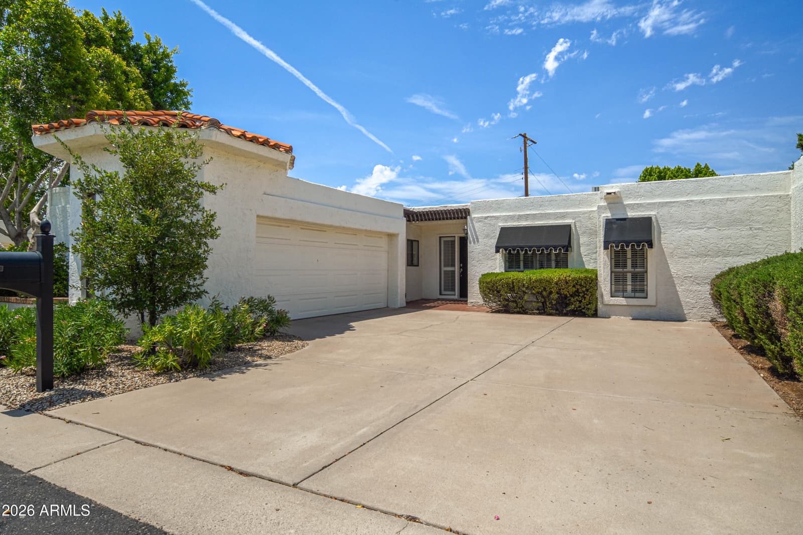 4818 N 35TH Place, Phoenix, AZ 85018 — photo 6 of 37