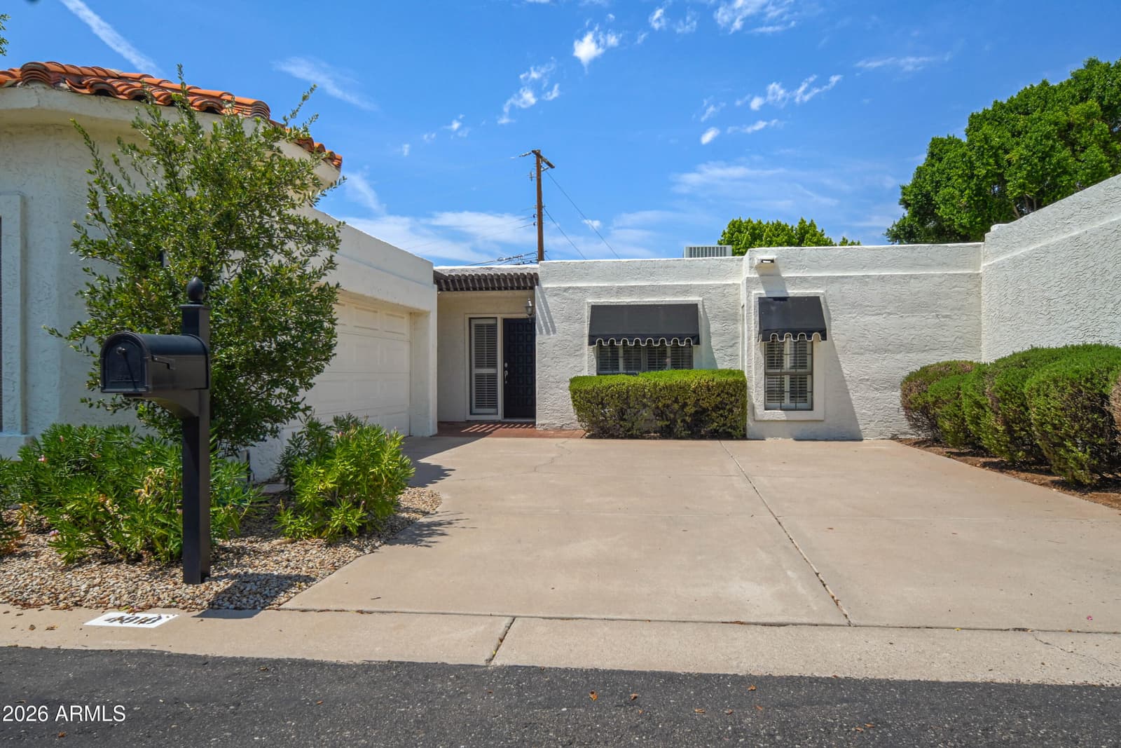 4818 N 35TH Place, Phoenix, AZ 85018 — photo 7 of 37