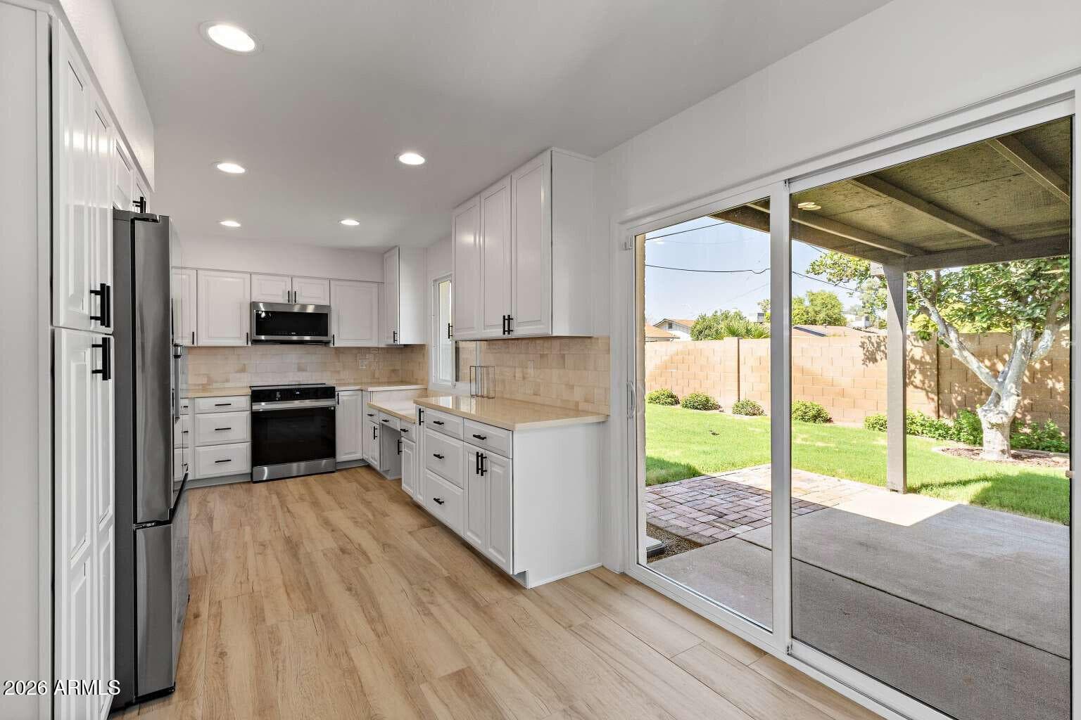 7608 N 18TH Avenue, Phoenix, AZ 85021 — photo 8 of 49