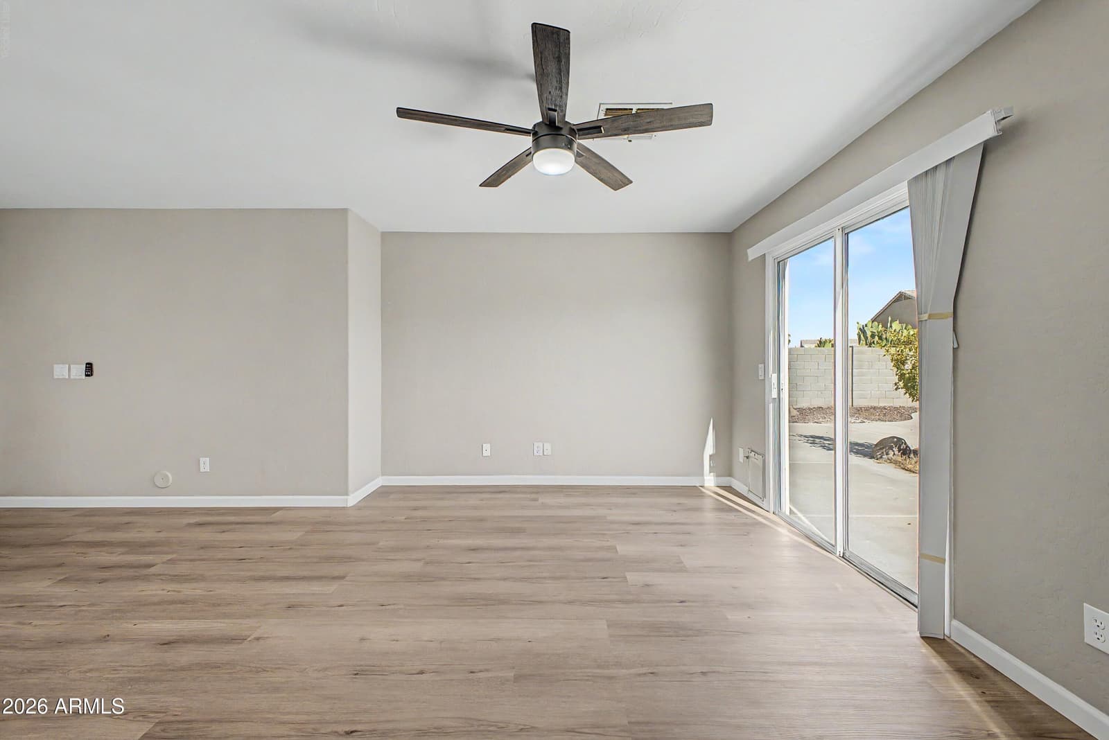 15465 W PORT ROYALE Lane, Surprise, AZ 85379 — photo 10 of 27