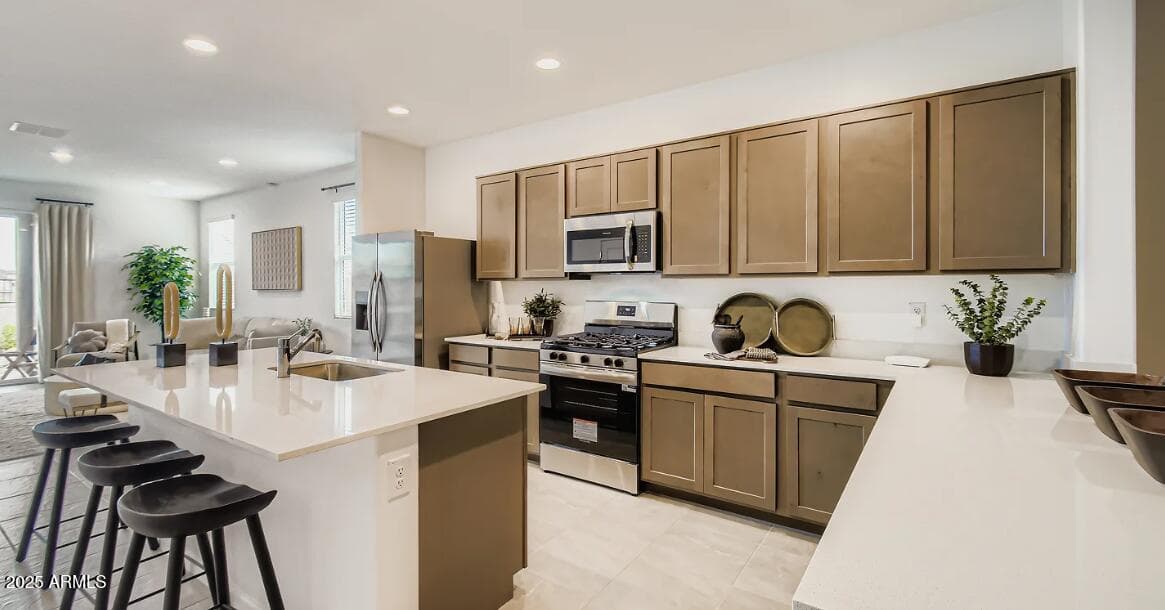 9813 W WELDON Avenue, Phoenix, AZ 85037 — photo 4 of 18