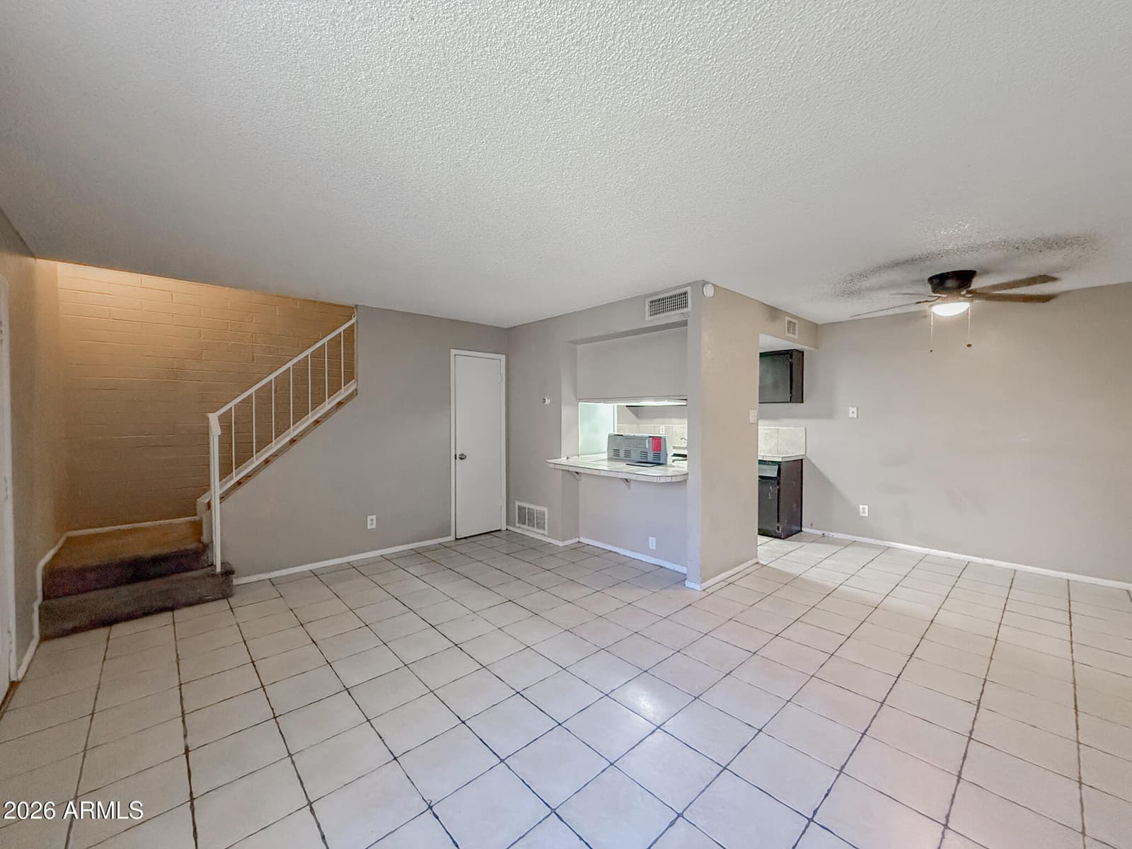 3955 W WONDERVIEW Road, Phoenix, AZ 85019 — photo 4 of 24