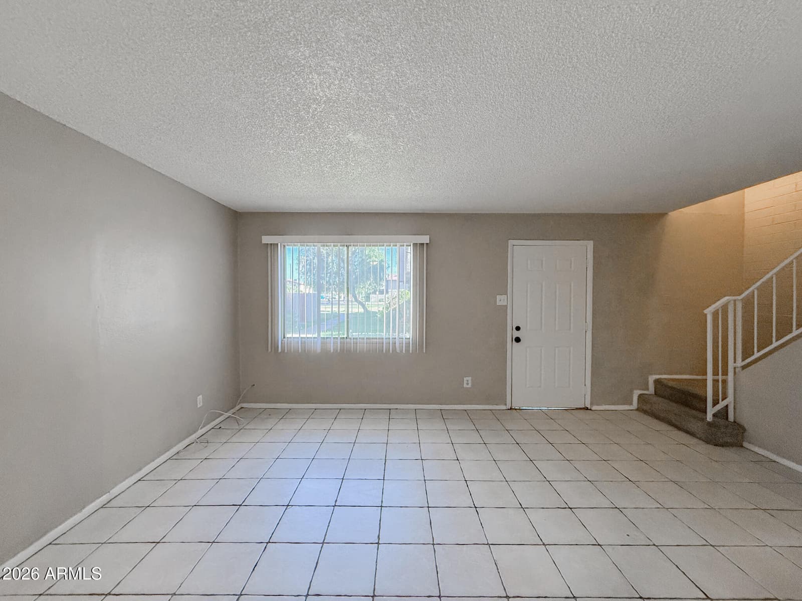 3955 W WONDERVIEW Road, Phoenix, AZ 85019 — photo 8 of 24