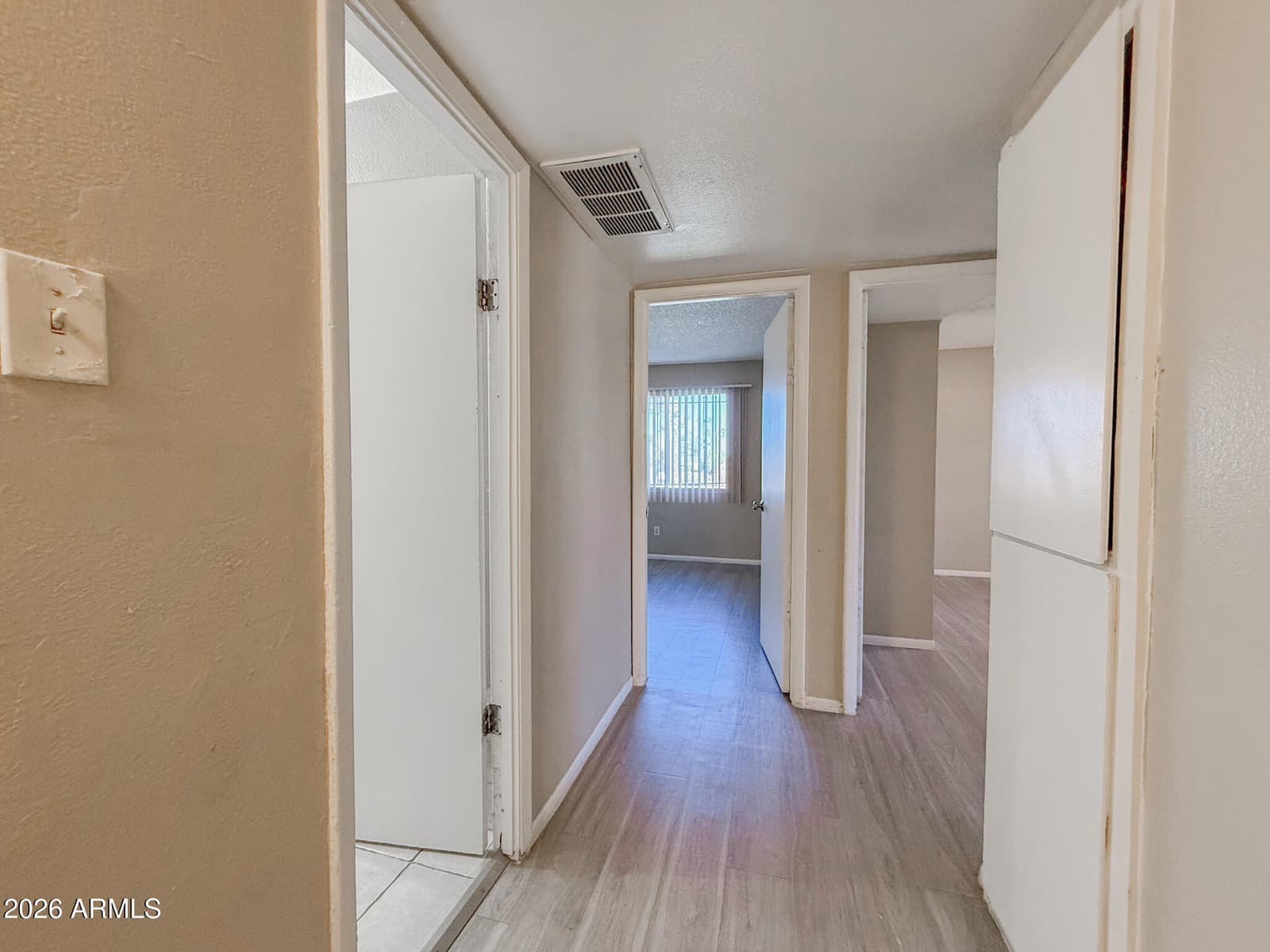 3955 W WONDERVIEW Road, Phoenix, AZ 85019 — photo 10 of 24