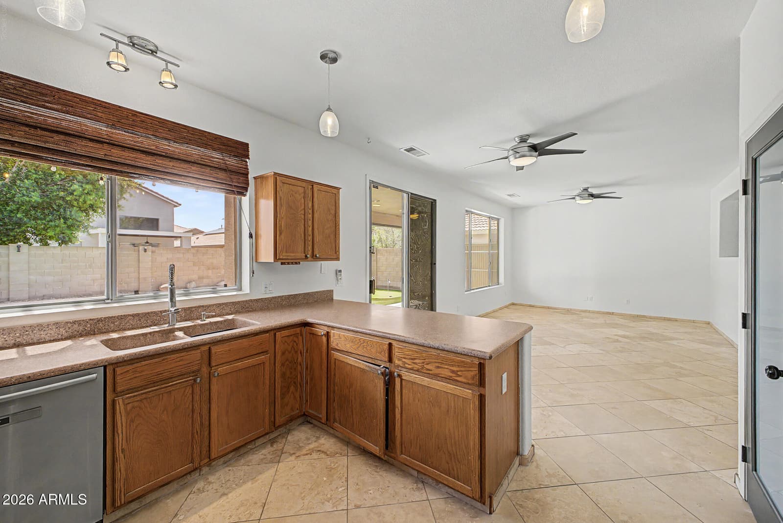 3823 W VILLA LINDA Drive, Glendale, AZ 85310 — photo 10 of 29