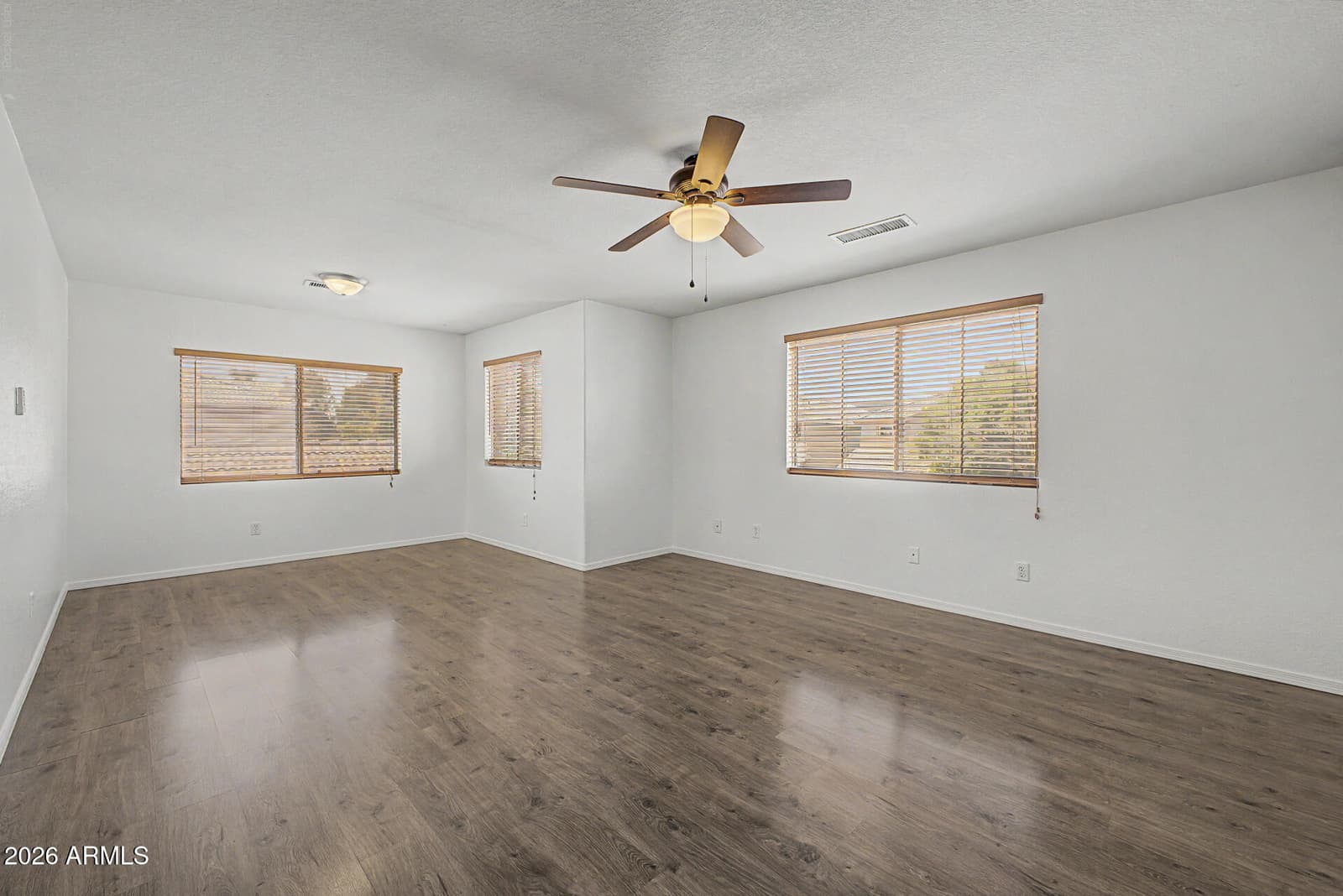 3823 W VILLA LINDA Drive, Glendale, AZ 85310 — photo 13 of 29