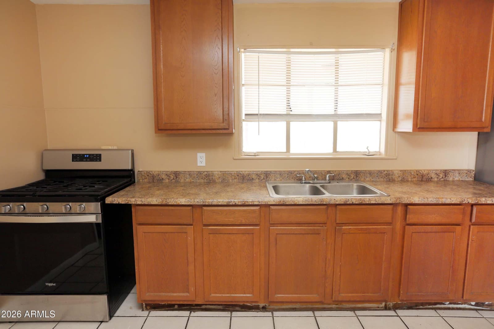 6045 W MARLETTE Avenue, Glendale, AZ 85301 — photo 9 of 24