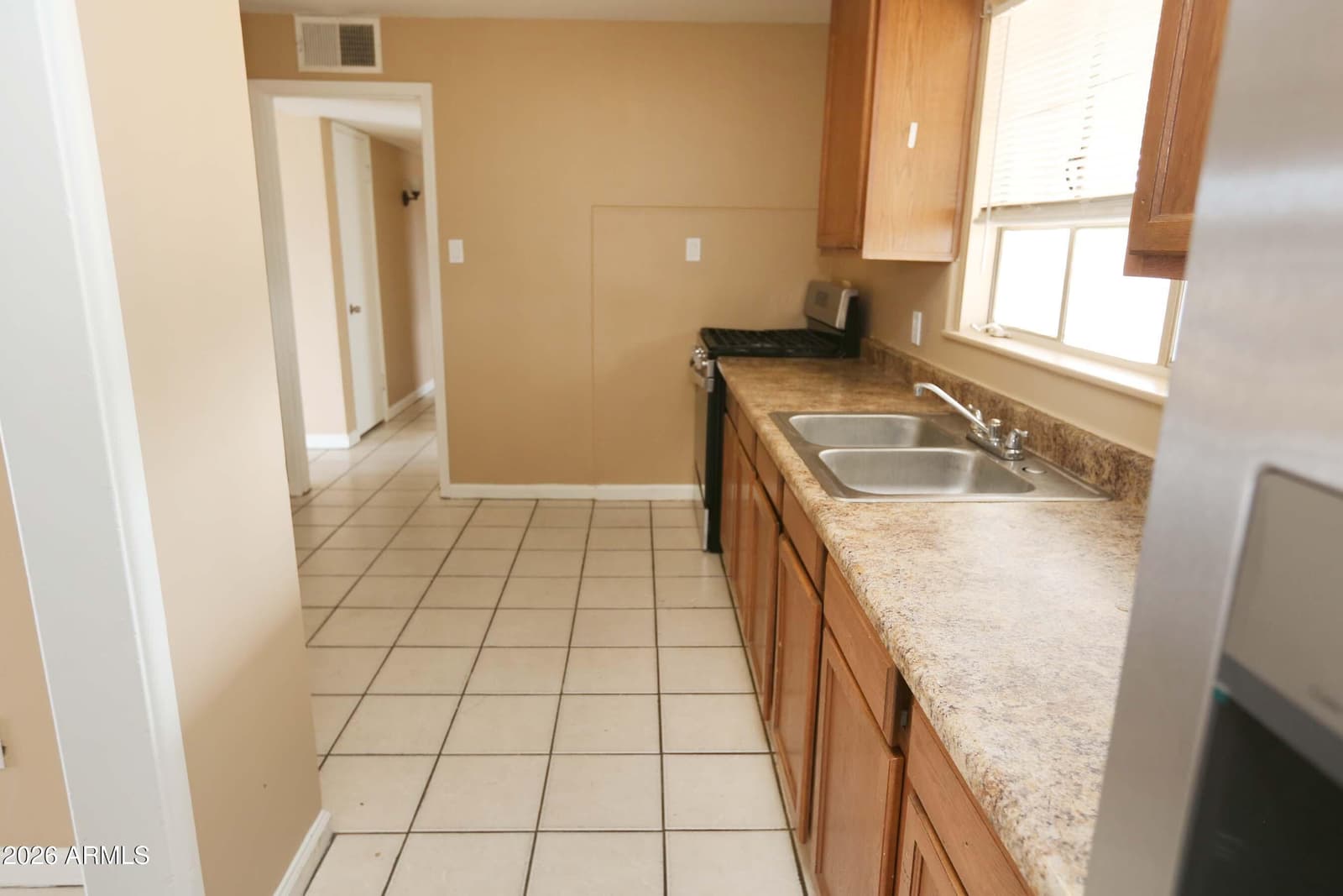 6045 W MARLETTE Avenue, Glendale, AZ 85301 — photo 10 of 24
