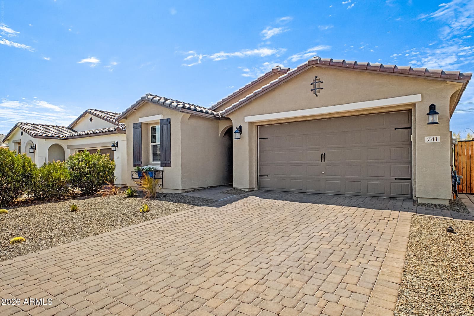 741 E LIBERTY Lane, Gilbert, AZ 85296 — photo 4 of 27
