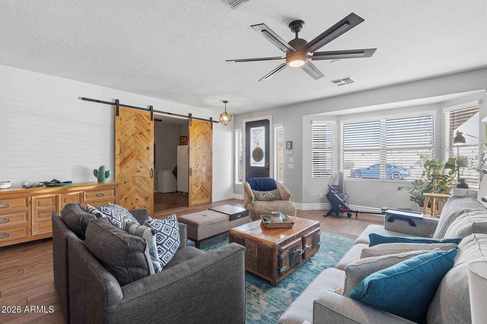 3121 W BUCKHORN Trail, Phoenix, AZ 85083 — photo 4 of 36