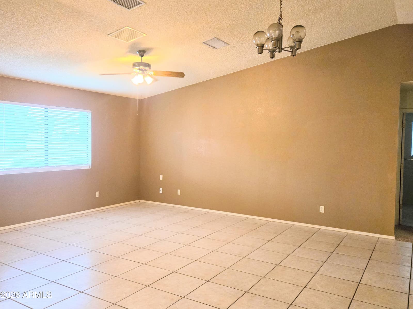 2899 NORTHRIDGE Street, Sierra Vista, AZ 85650 — photo 4 of 32