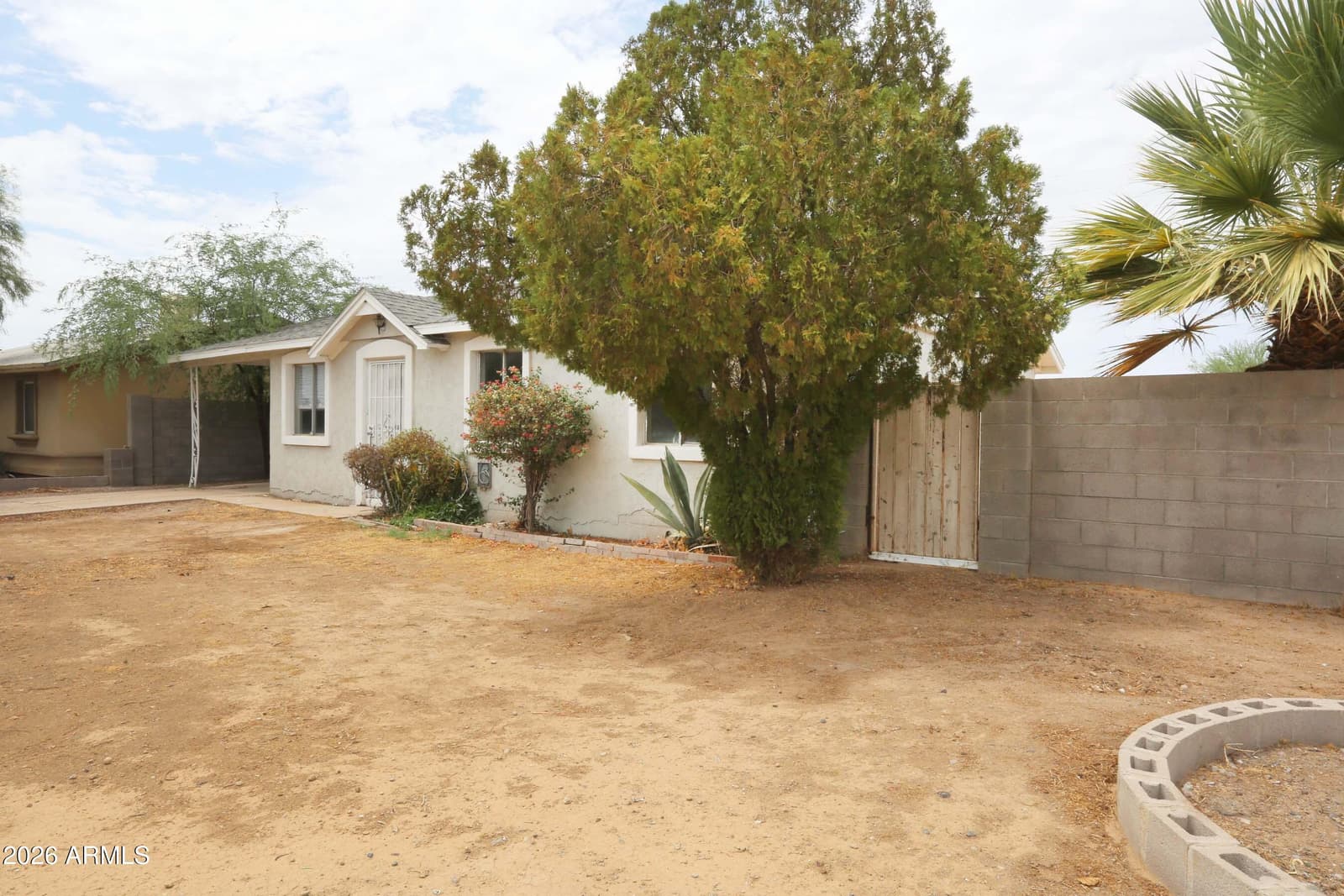 6902 W WOLF Street, Phoenix, AZ 85033 — photo 2 of 22