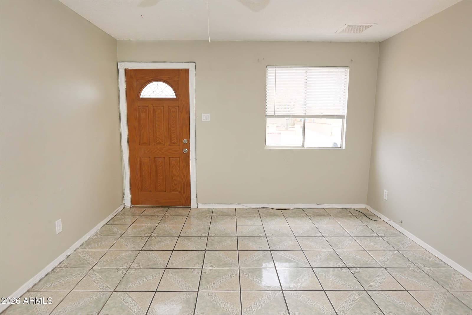 6902 W WOLF Street, Phoenix, AZ 85033 — photo 5 of 22