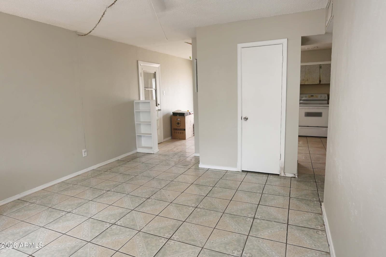 6902 W WOLF Street, Phoenix, AZ 85033 — photo 7 of 22