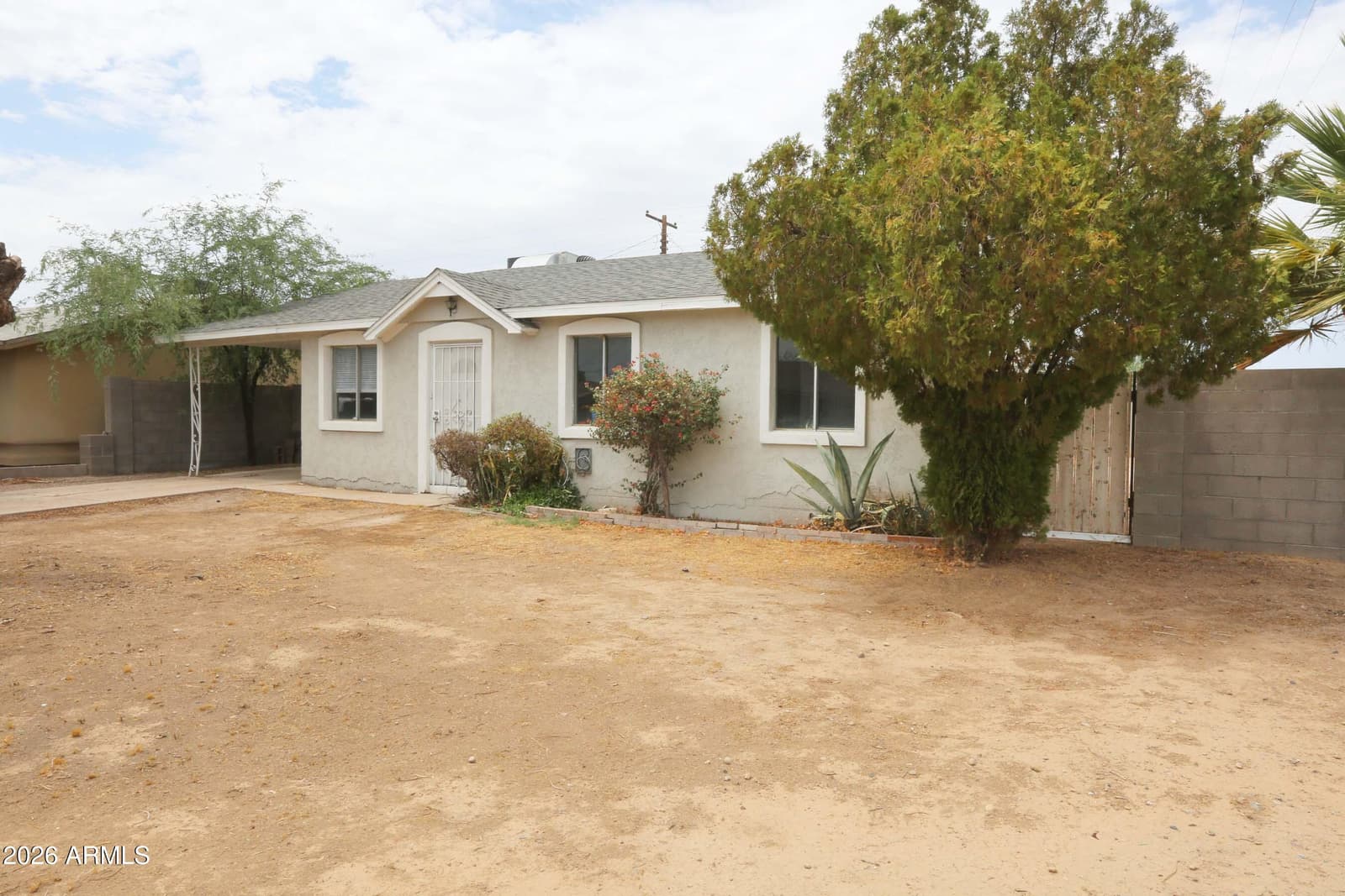 6902 W WOLF Street, Phoenix, AZ 85033 — photo 1 of 22