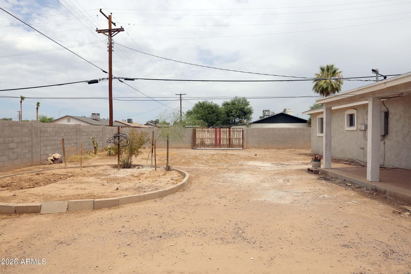 6902 W WOLF Street, Phoenix, AZ 85033 — photo 14 of 22