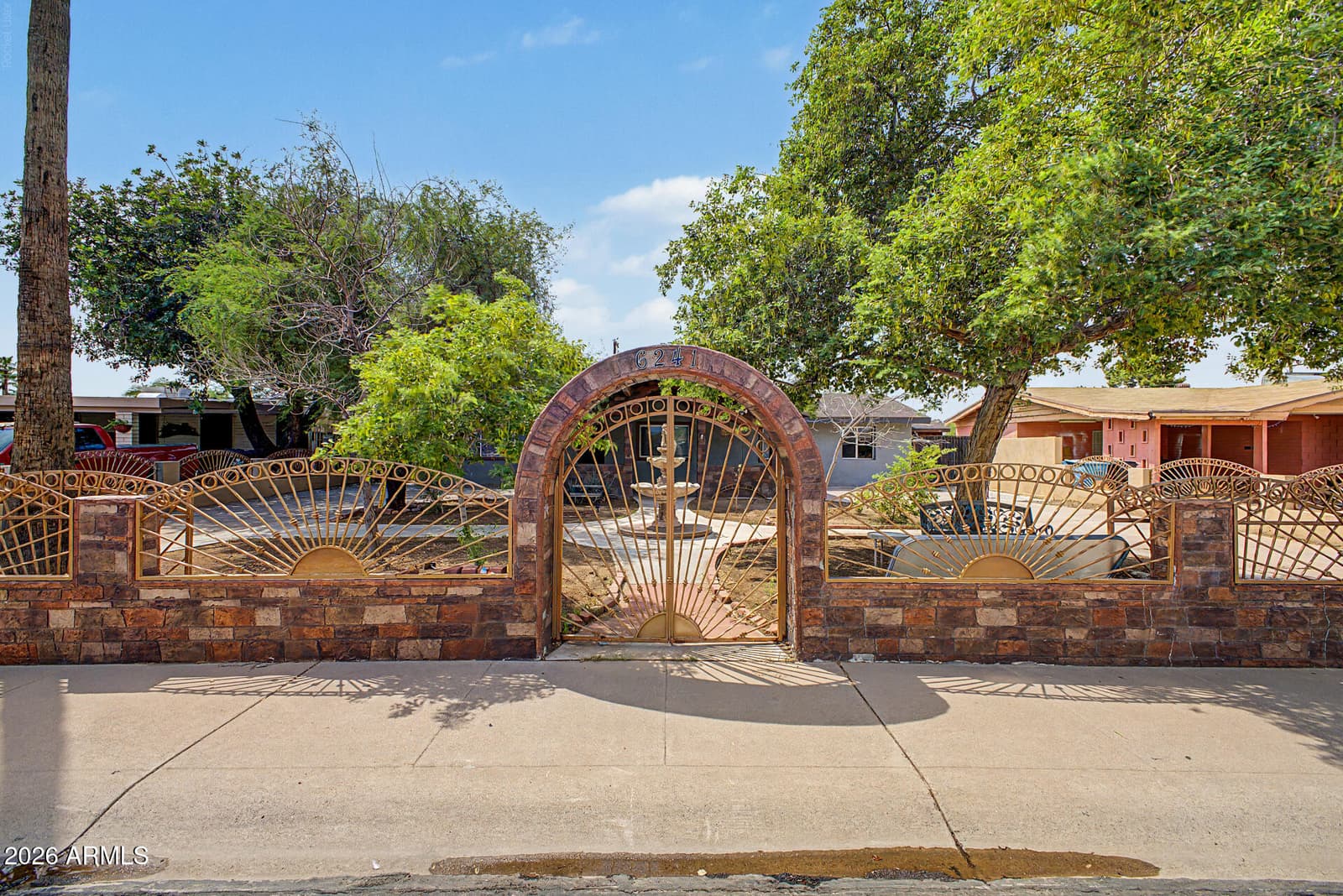 6241 W HIGHLAND Avenue, Phoenix, AZ 85033 — photo 2 of 27