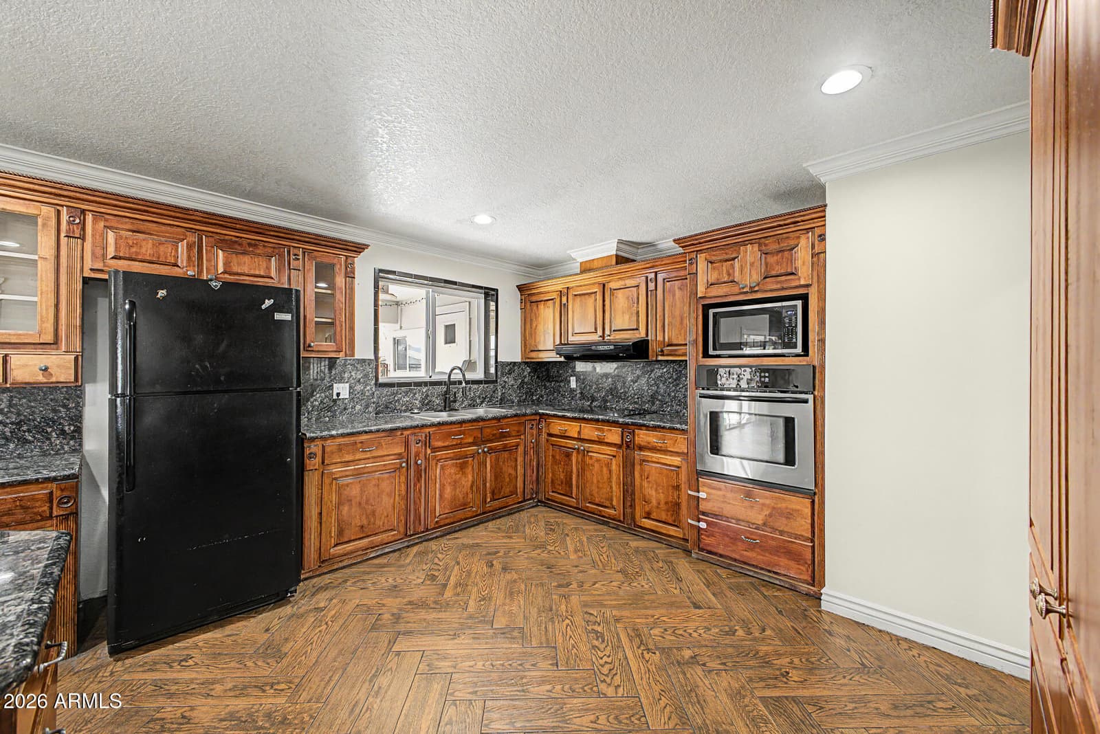 6241 W HIGHLAND Avenue, Phoenix, AZ 85033 — photo 13 of 27