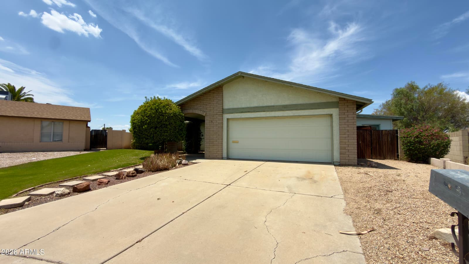 10121 W AVENIDA CORDONIZ, Phoenix, AZ 85037 — photo 3 of 21