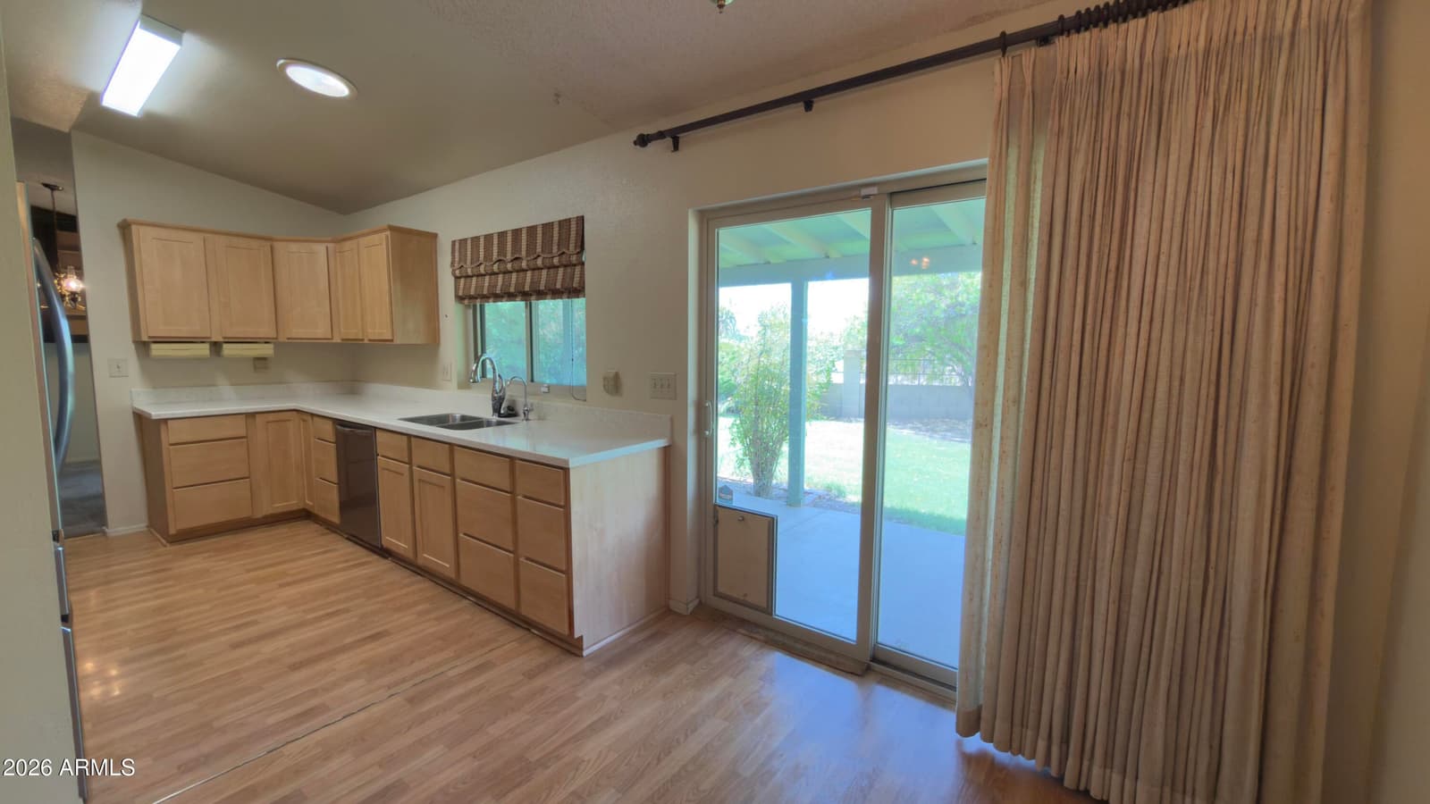 10121 W AVENIDA CORDONIZ, Phoenix, AZ 85037 — photo 7 of 21