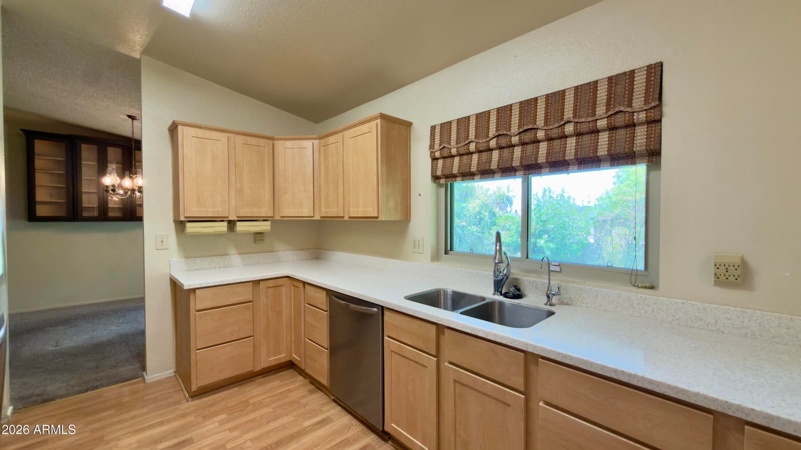 10121 W AVENIDA CORDONIZ, Phoenix, AZ 85037 — photo 6 of 21