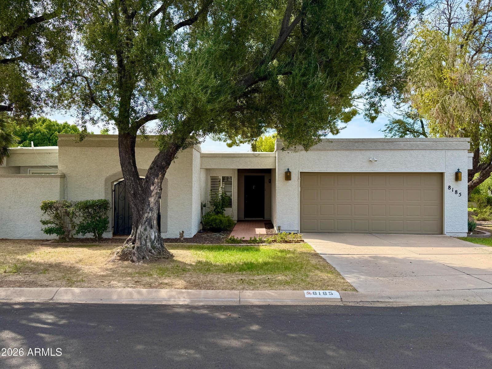8185 E Del Caverna Drive, Scottsdale, AZ 85258 — photo 1 of 11
