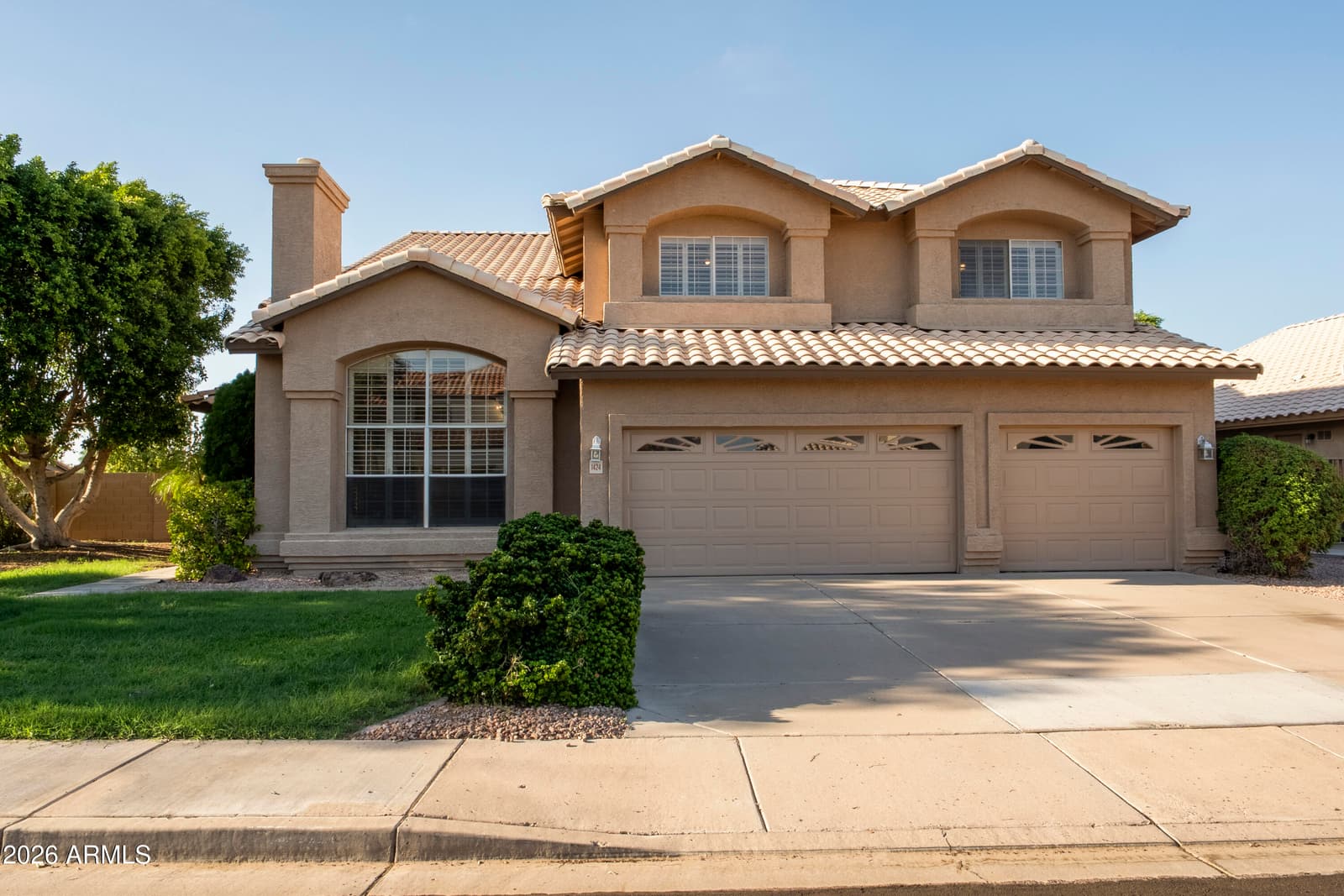 1424 E Horseshoe Avenue, Gilbert, AZ 85296 — photo 1 of 38