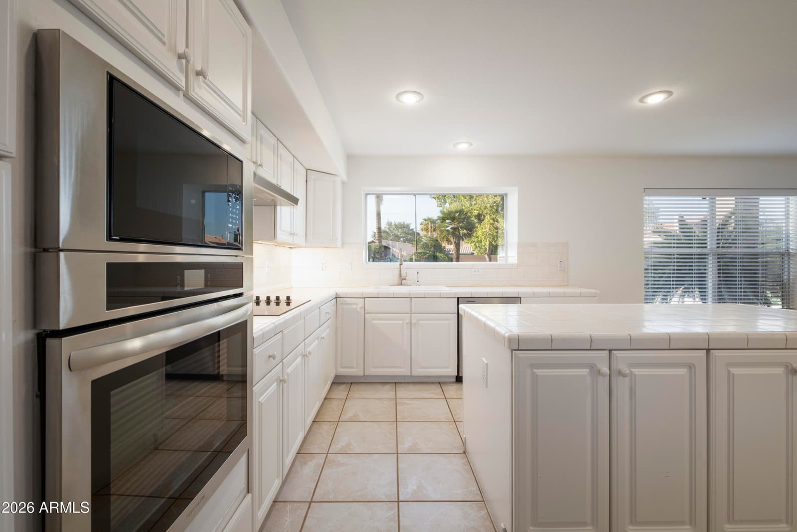 1424 E Horseshoe Avenue, Gilbert, AZ 85296 — photo 15 of 38