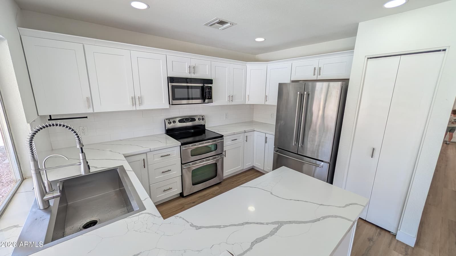 1905 N VERANO Way, Chandler, AZ 85224 — photo 3 of 35