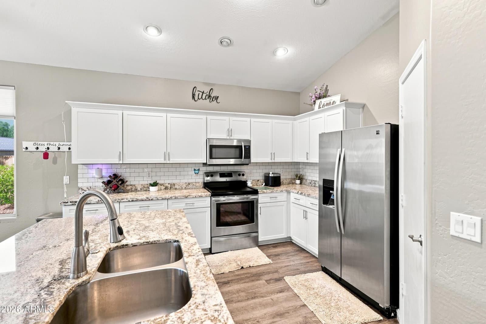 7625 W NORTHVIEW Avenue, Glendale, AZ 85303 — photo 11 of 39