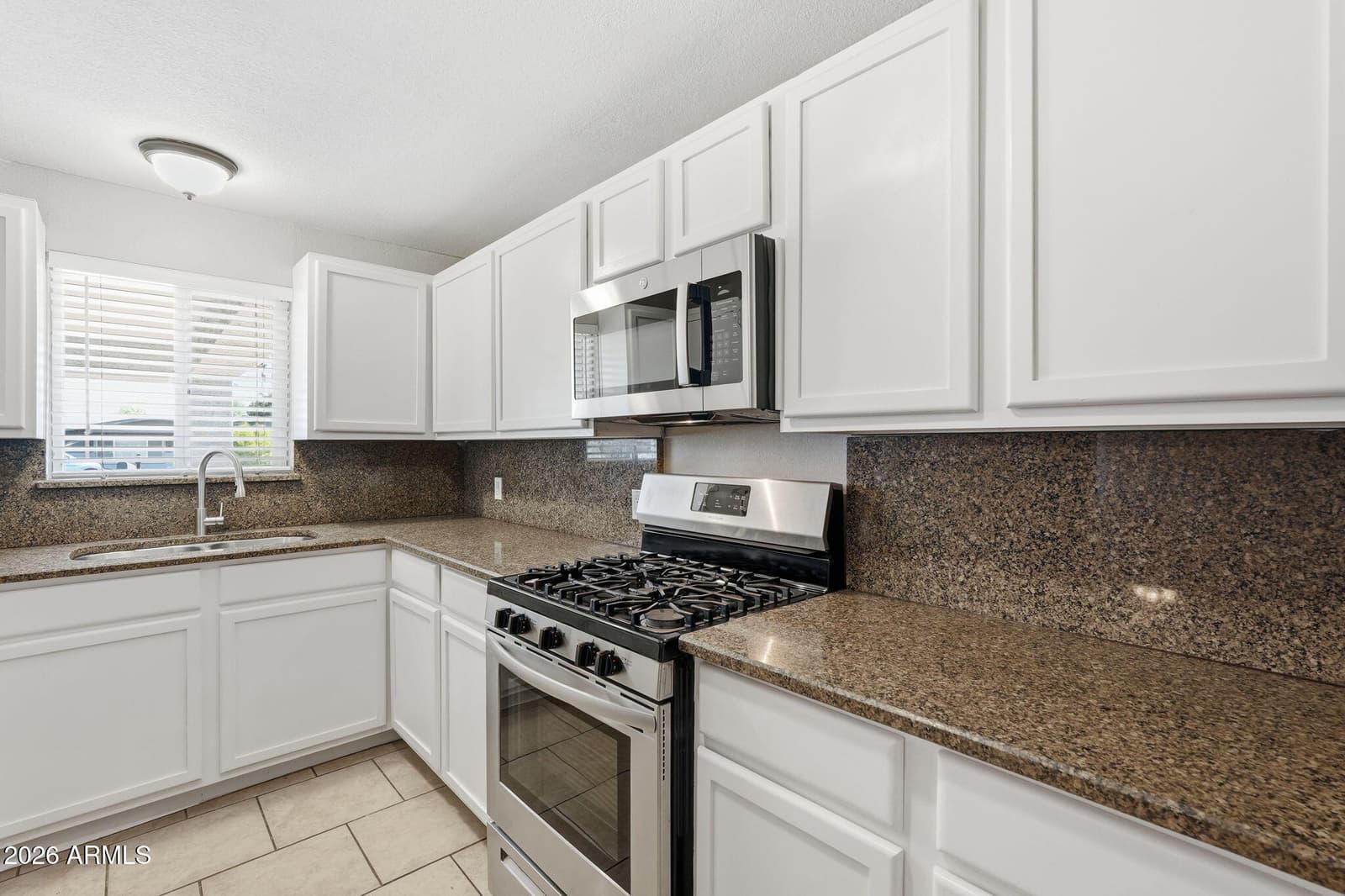 4138 E BLUEFIELD Avenue, Phoenix, AZ 85032 — photo 9 of 41