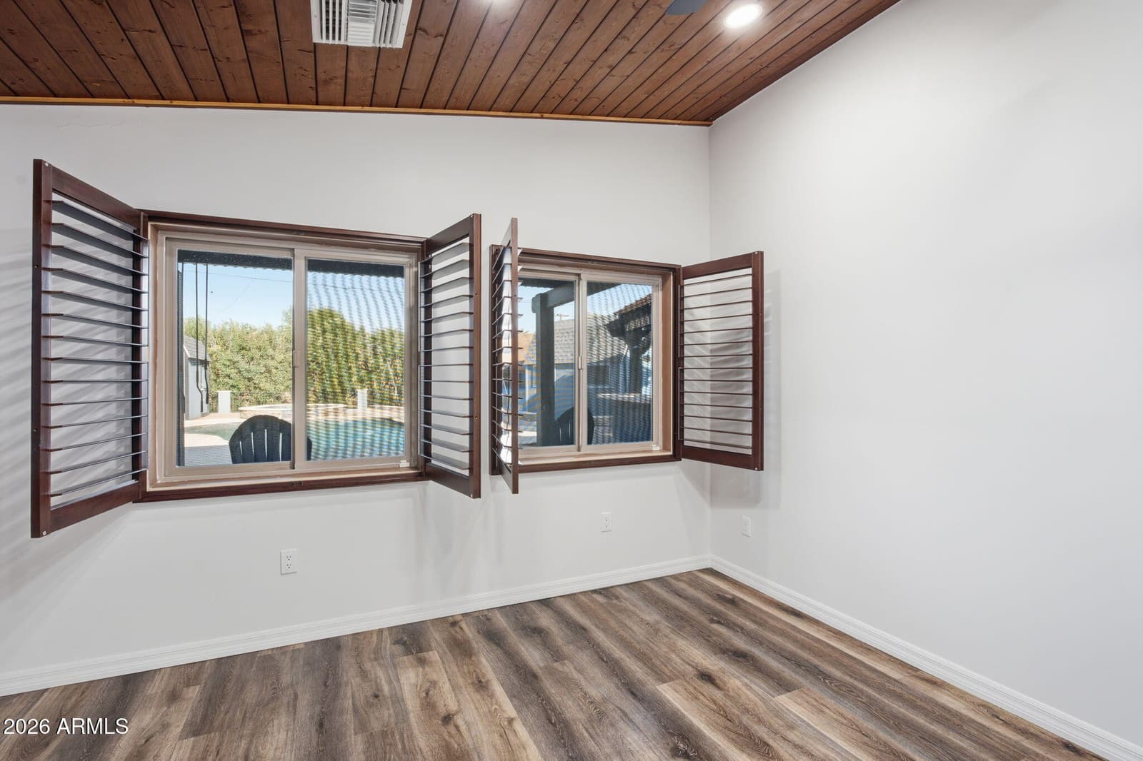 14611 N 31ST Avenue, Phoenix, AZ 85053 — photo 47 of 64