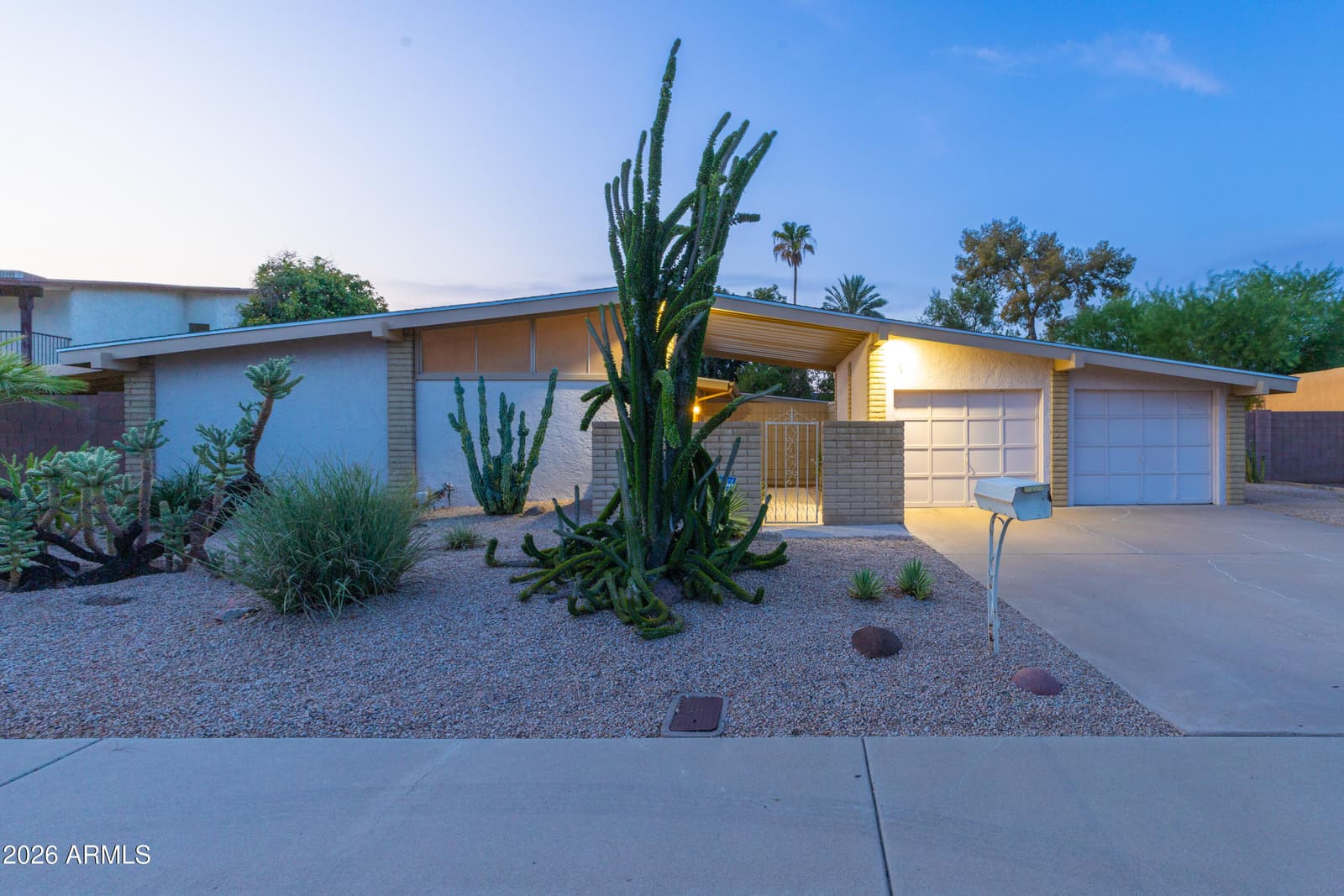 3024 W DESERT COVE Avenue, Phoenix, AZ 85029 — photo 43 of 54