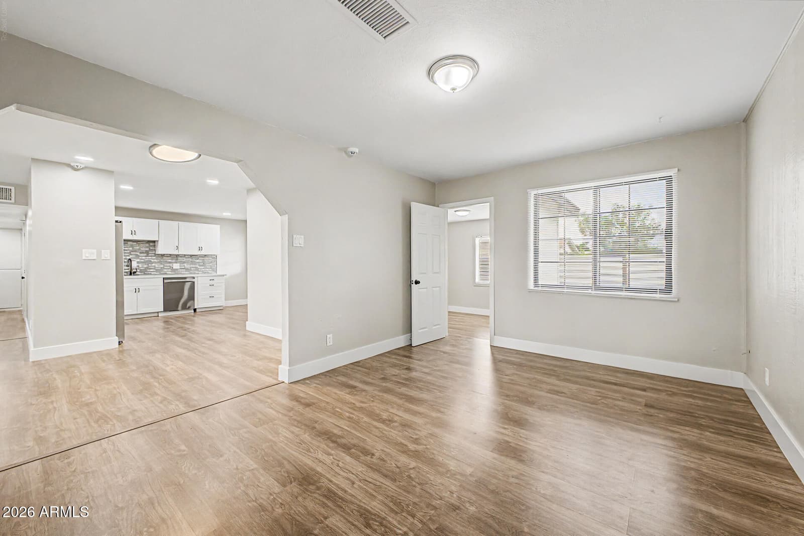 3131 W MARYLAND Avenue, Phoenix, AZ 85017 — photo 5 of 44