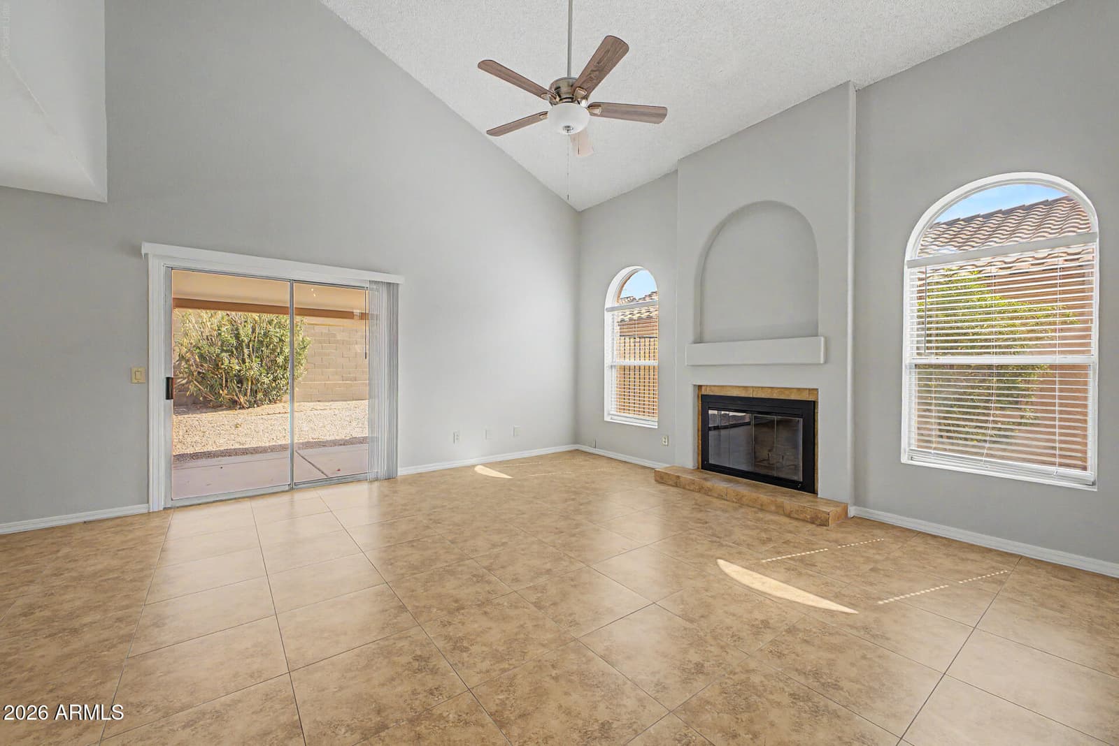 2922 E Woodland Drive, Phoenix, AZ 85048 — photo 8 of 40