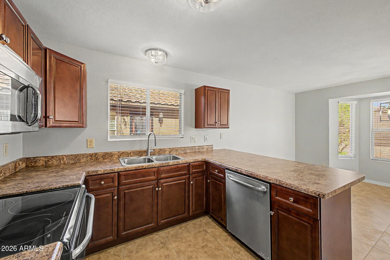 2922 E Woodland Drive, Phoenix, AZ 85048 — photo 14 of 40